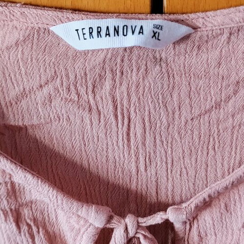 Tempish crop top new pink in apple shade XL