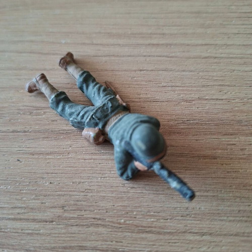 Vintage plastic military toy soldiers used, scale 1:32