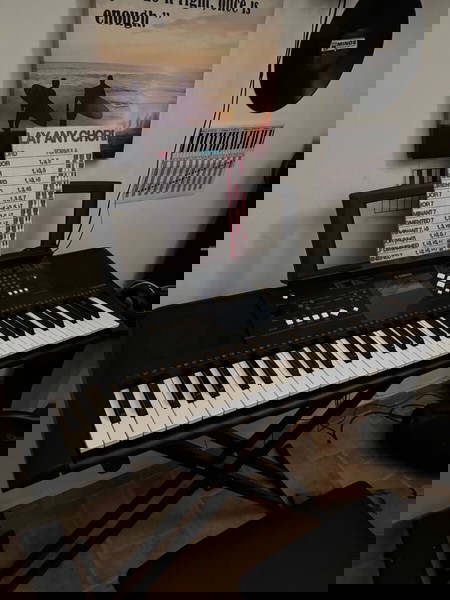 Yamaha PSR e333