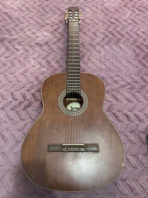 Lauren 103 guitar handmade classical like new, rosewood