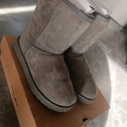 Ugg Australia grey boots size 38 like new