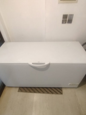 Refrigerator freezer