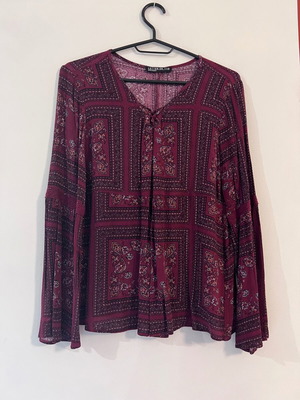 Cotton On women's boho blouse like new, 100% viscose, paisley pattern