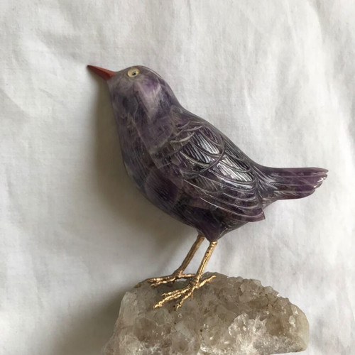 Amethyst Figurine like new, collectible