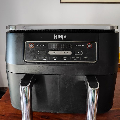 Ninja air fryer with 2 baskets 2400W 7.6L