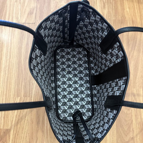 MCM shoulder bag black, like new