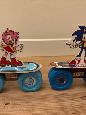 Mc Donald’s Happy Meal Sonic and Amy Racer toys used