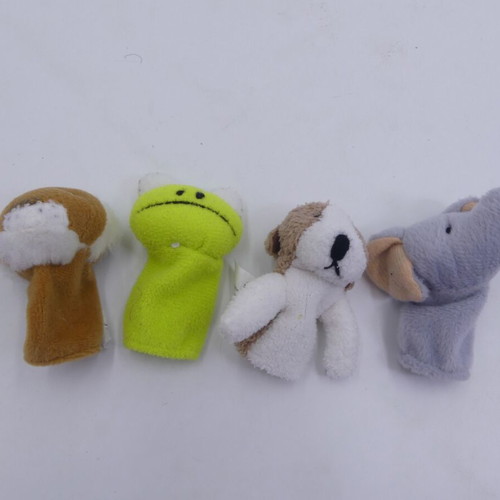 Simba plush finger puppets used, set of 4