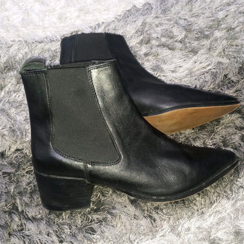 Black women's ankle boots size 38 like new