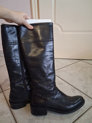 La Manuelita leather boots western style, like new, size 38, black