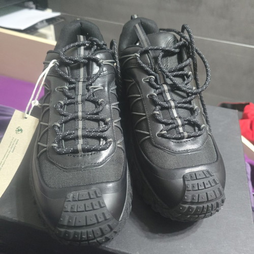 Karl Lagerfeld sneakers size 42 new, black