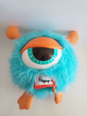 SMASHA-BALLZ Blue Marzian plush toy with sound used