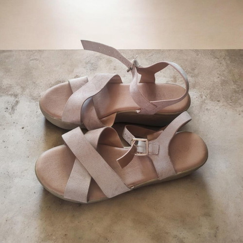 Voi Noi sandals with nude suede strap, size 38, like new