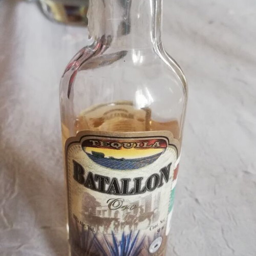 Tequila Batallon Oro Miniature 50ml new, gold from Mexico