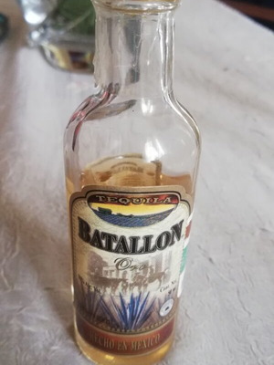 Tequila Batallon Oro Miniature 50ml new, gold from Mexico