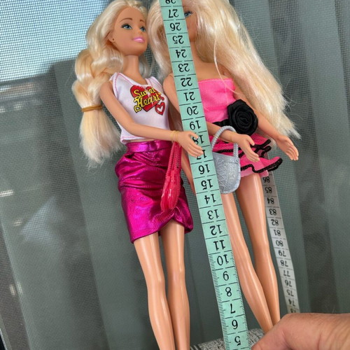 Barbie two very beautiful dolls like new