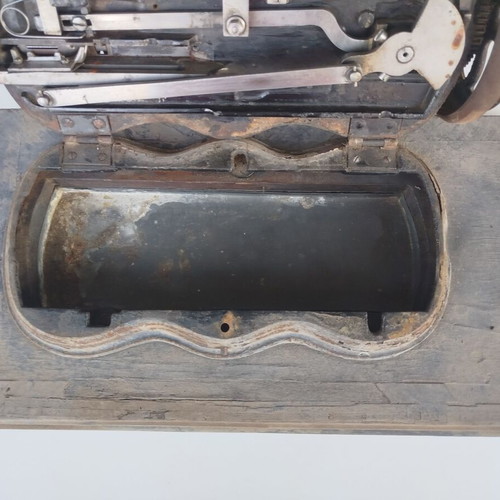 Köhler & Winselmann Maschinenfabrik sewing machine used, rare piece