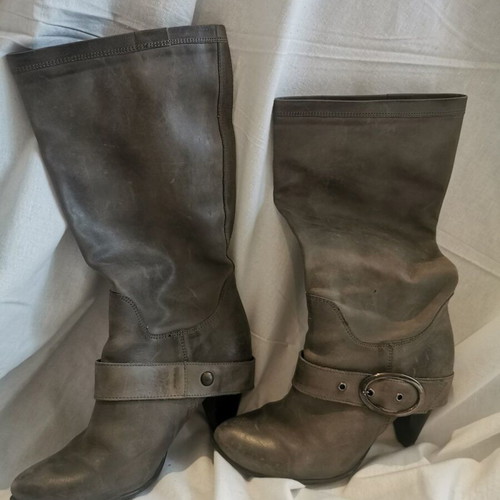 Women's leather boots used, size 38, gray