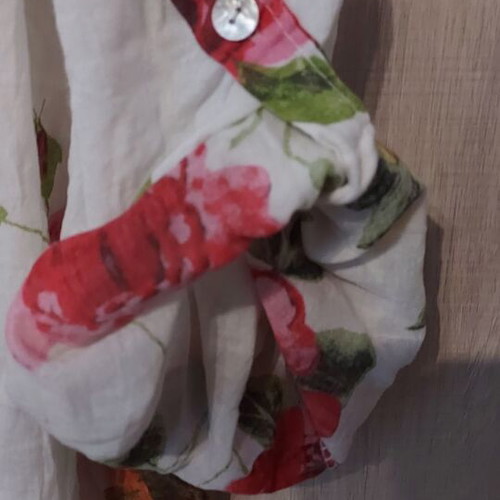 Floral cotton shirt like new, free size, white and red