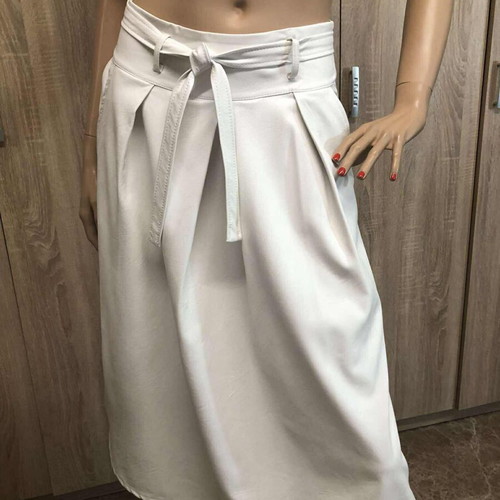 *PRODOTTO* leatherette skirt new, size M, white