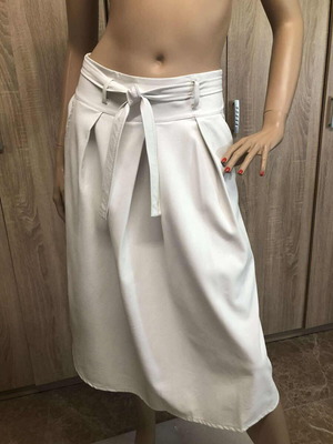 *PRODOTTO* leatherette skirt new, size M, white
