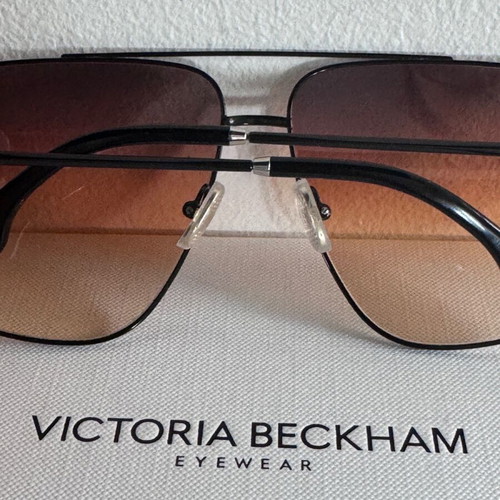 Victoria Beckham VB229S 001 Polarized Sunglasses like new, black