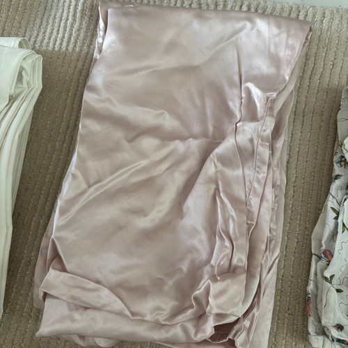 Set of embroidered cotton bed sheets, pillowcases and duvet covers