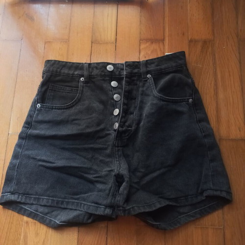High-waisted black shorts, size S