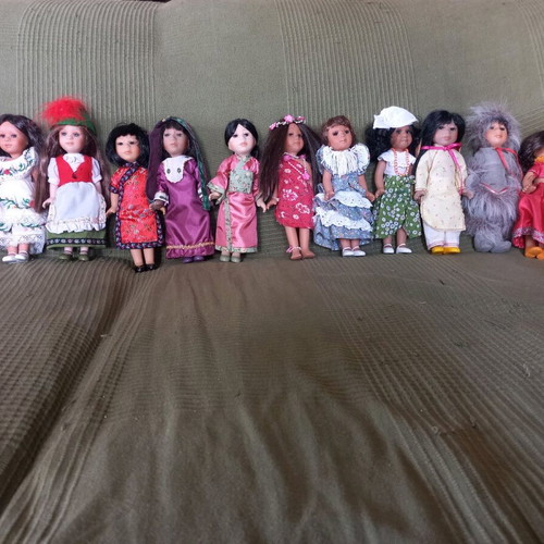 Collectible porcelain dolls like new