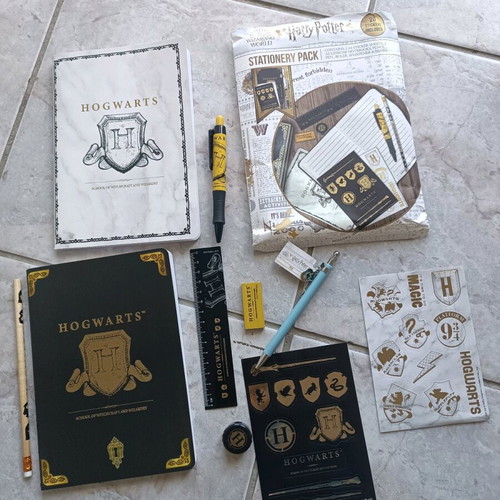 Harry Potter writing set new with notebooks, pens and accessories