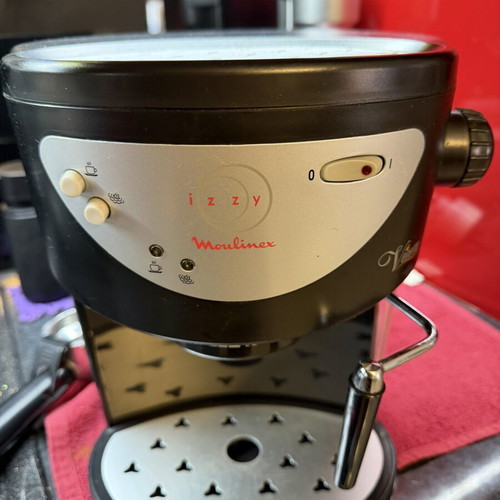 Espresso coffee machine Izzy Moulinex like new