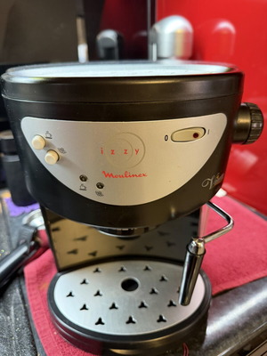 Espresso coffee machine Izzy Moulinex like new