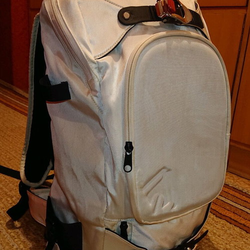 Backpack like new with snowboard carrying option
