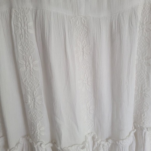 Attrattivo embroidered tunic shirt medium white like new
