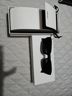 Prada SPR B06 sunglasses like new, black