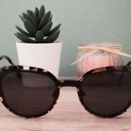 Komono sunglasses like new, black and grey