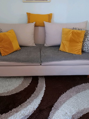 Living room set with 3-seat and 2-seat sofa, table and TV stand like new