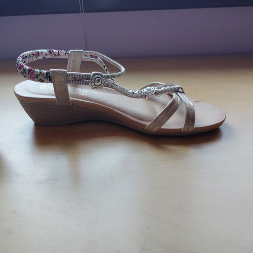 Women's sandals size 40 like new, colorful and gold