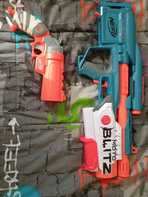 Nerf Motoblitz και Nerf Fortite SR σαν καινούργια πακέτο με χορη γεμιστήρα και βελάκια