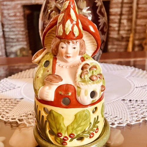 Villeroy and Boch Forest Decolights Mushroom Lady porcelain like new