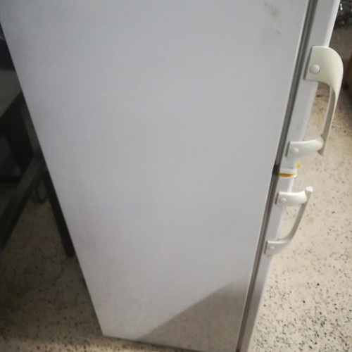 Ηλεκτρικό ψυγείο Korting γερμανικό με ράφια από γυαλί