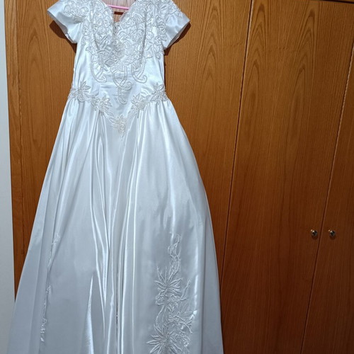 Wedding dress with 2 flower girls' dresses for boy and girl