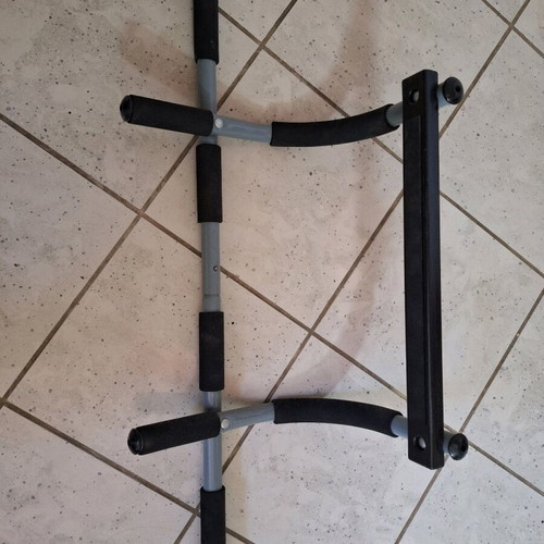 Pull-up bar like new