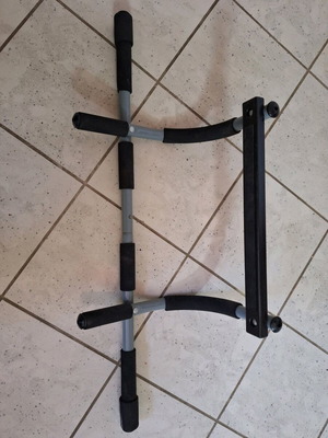 Pull-up bar like new