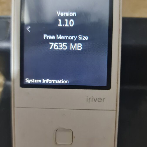 Mp3 player 8GB with built-in speaker and micro SD slot