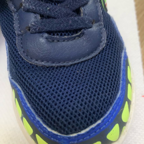 Boy's shoe size 29 Bull Boys blue, flawless