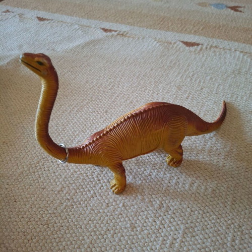 Dinosaur figures used, set of 2 large 30cm