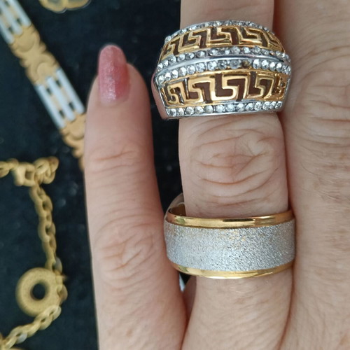 Set of 10 gold and silver jewelry pieces