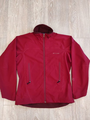 Patagonia light jacket women's size M like new, red