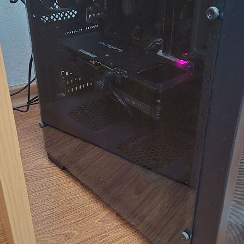 Gaming PC Ryzen 5 5500, AMD Radeon RX 7600 XT 16GB, 16GB RAM, 500GB SSD, Windows 11, like new
